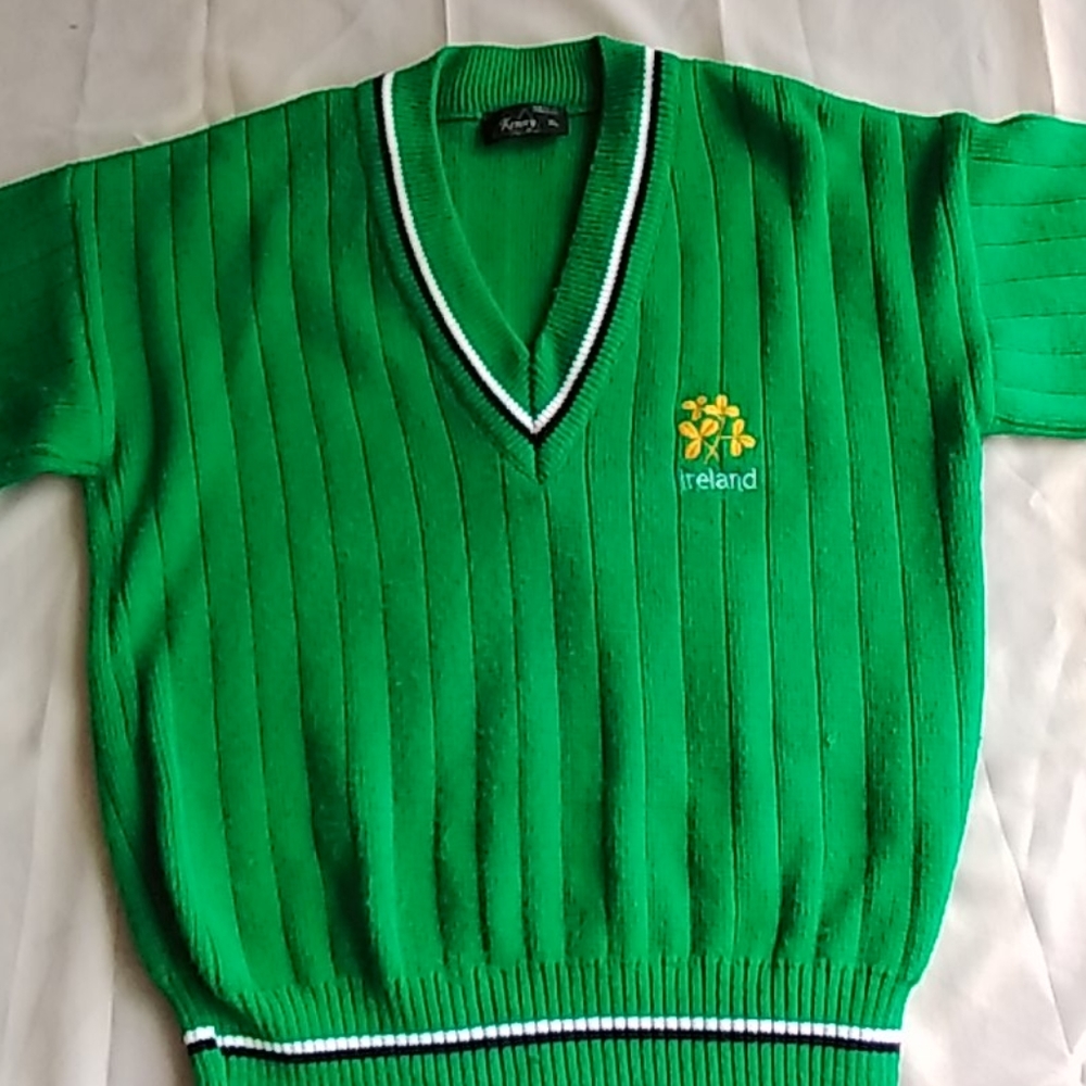 Vintage Ireland Kenny V-Necj Golf Sweater  .